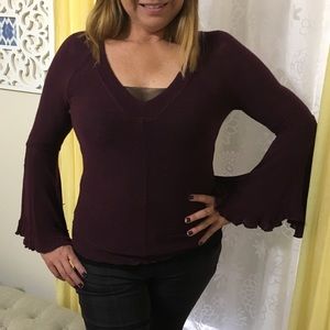 Free People bell sleeve top Intimately ☘️